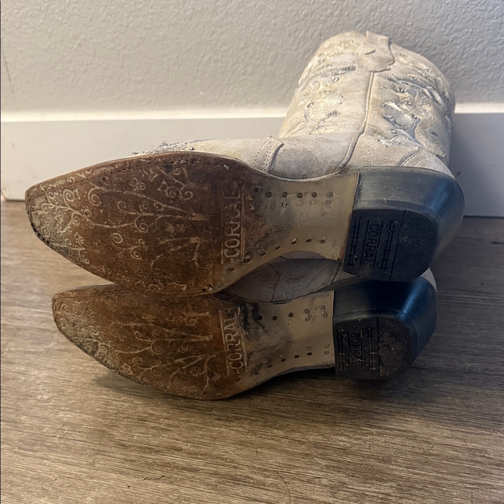 Corral Cream Floral Embroidered Boots - image 3